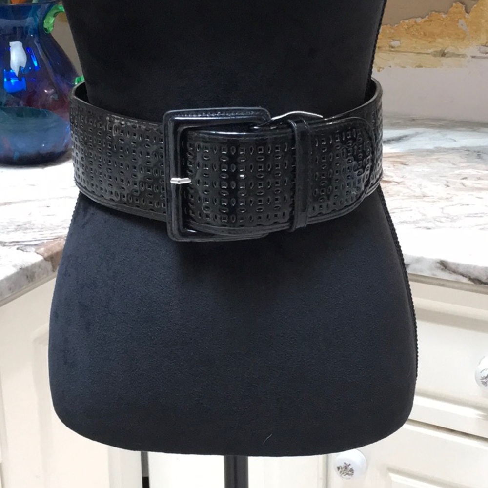 WHITE HOUSE BLACK MARKET Patent Leather Belt XS